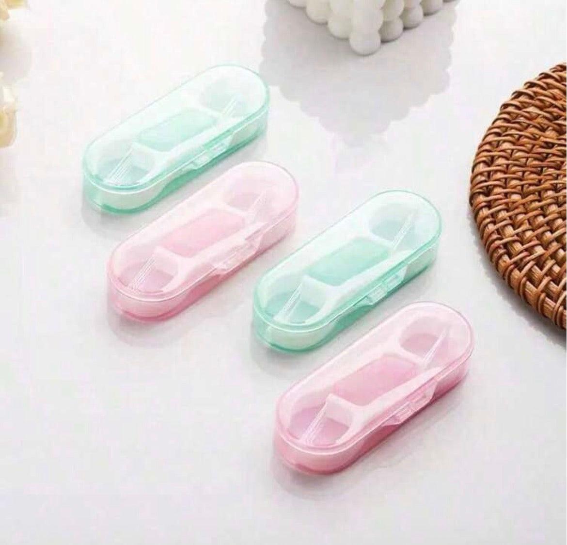 DOS Mini Floss Container